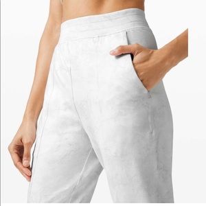 Lululemon LA Sweat pants 26”
